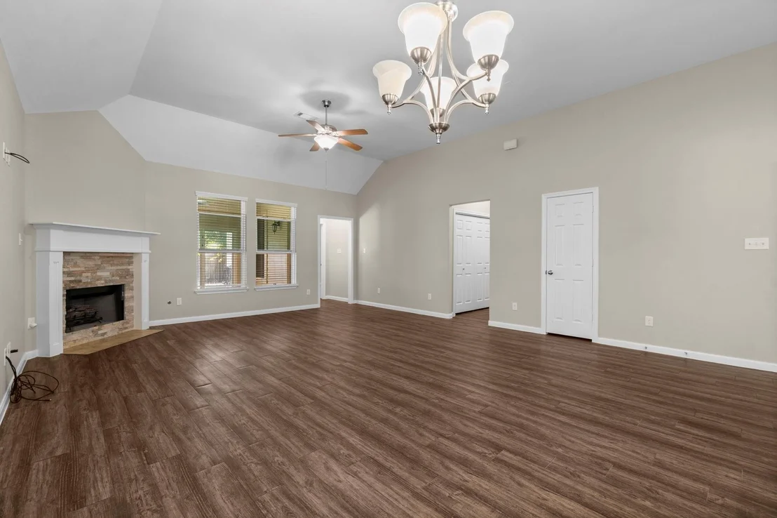 Photo of 984 Arbor Glen