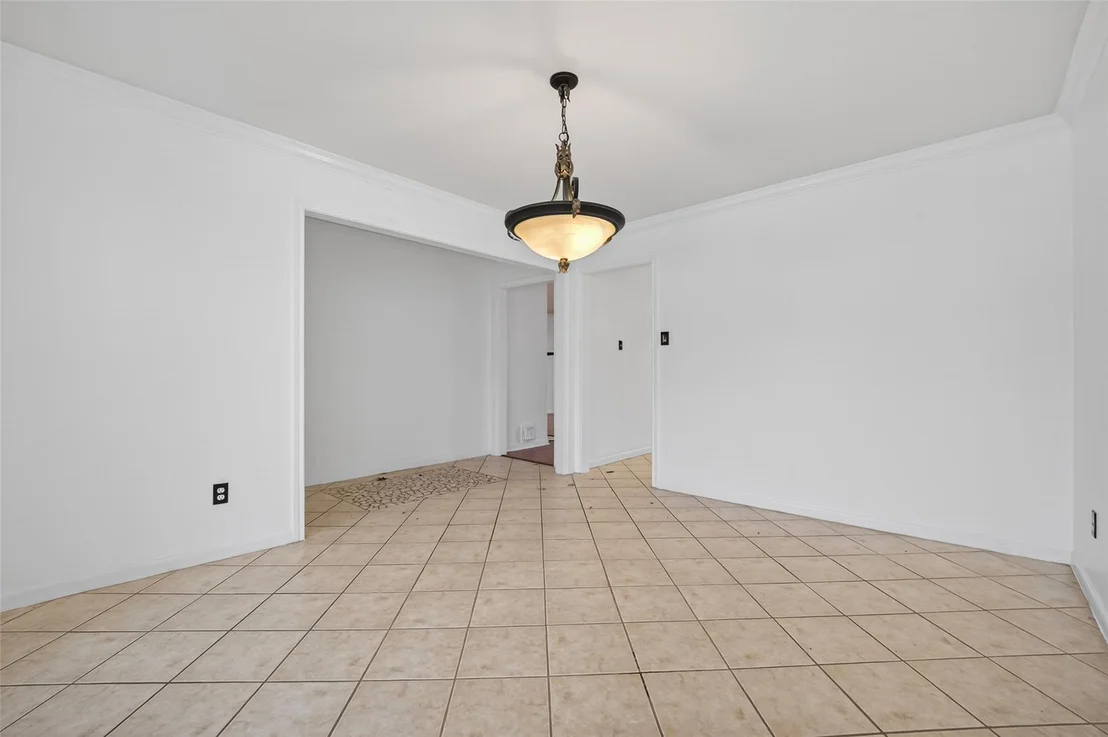 Photo of 5931 Thom Road