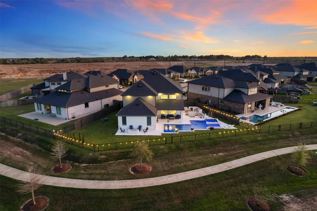 Photo of 28306 Hannahs Harbor Lane