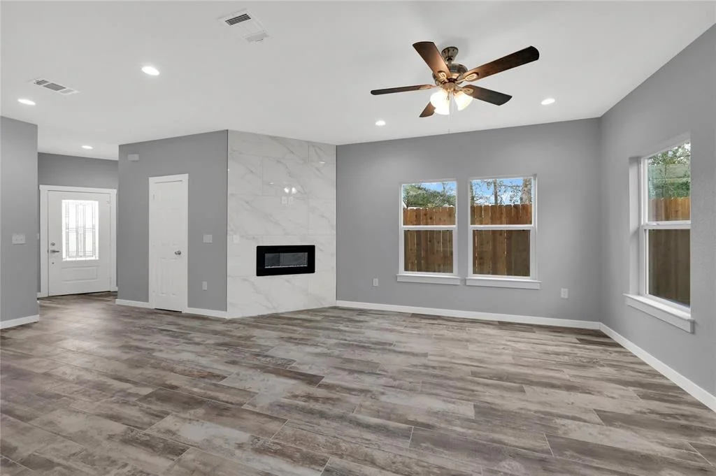 Photo of 16682 Meadowcroft