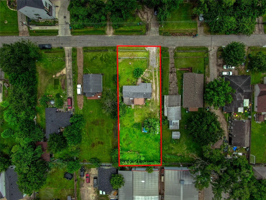 Photo of 906 Woodcrest Drive