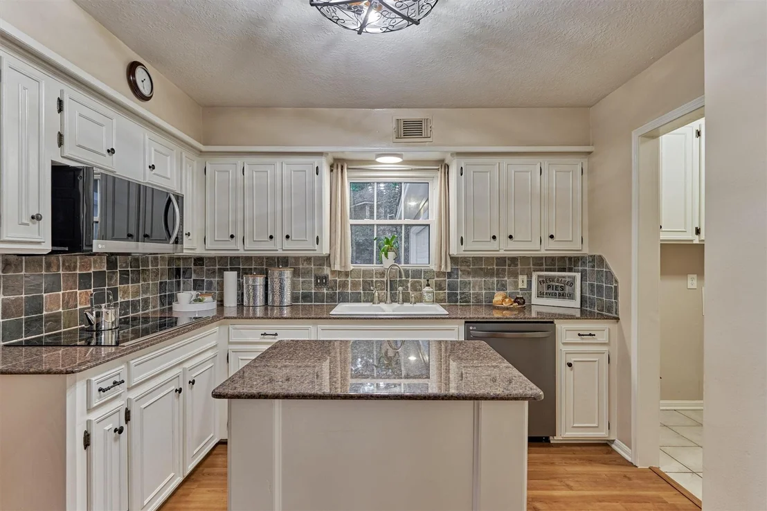Photo of 12 Thimbleberry Court
