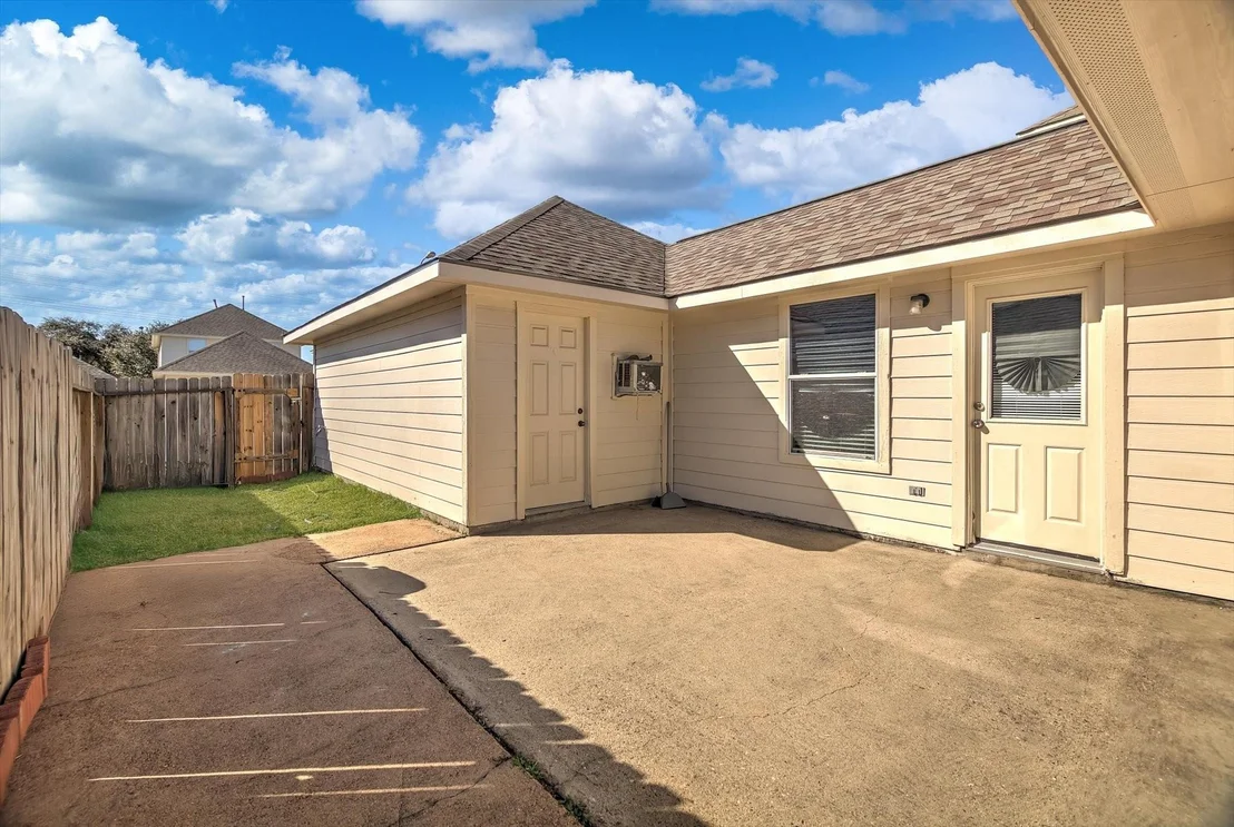 Photo of 6445 Mountain Pines Lane