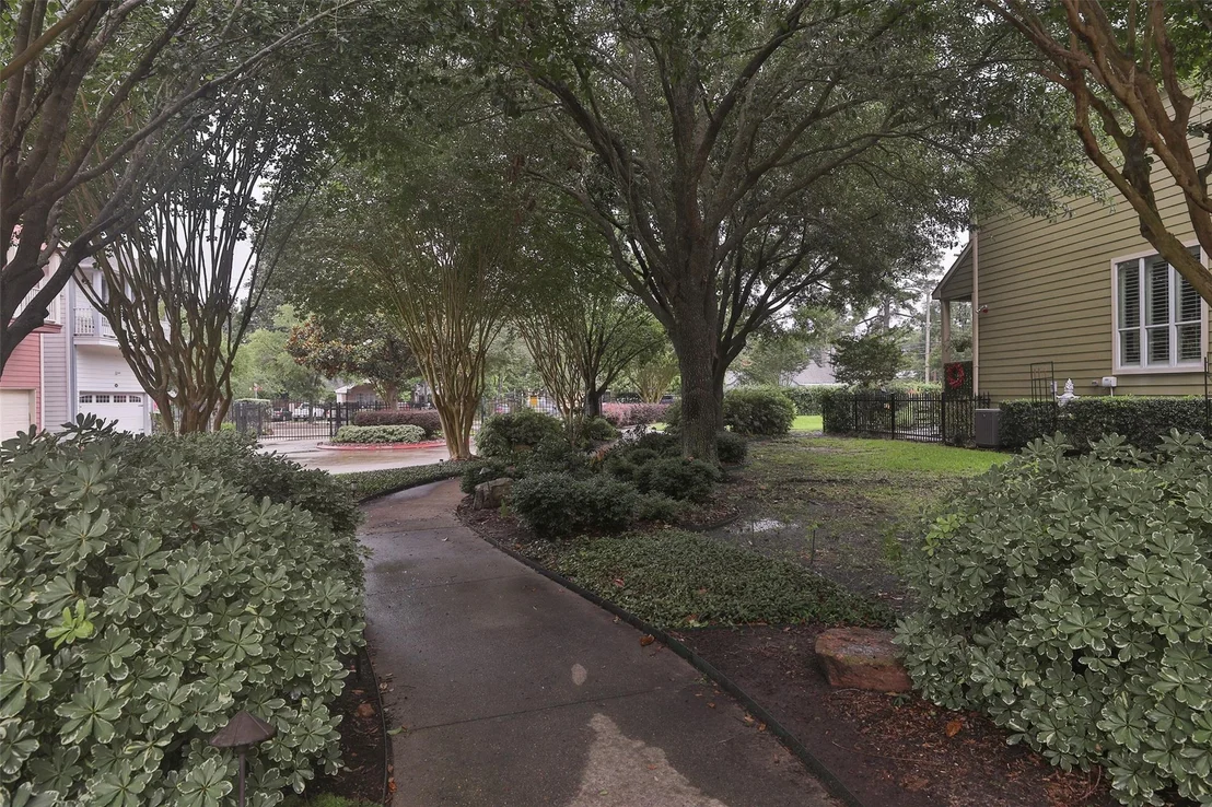 Photo of 827 Garden Trace Lane