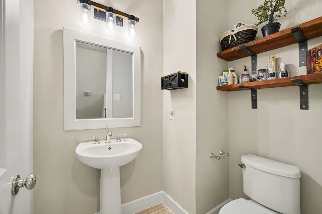 Photo of 1156 Wycliffe Drive