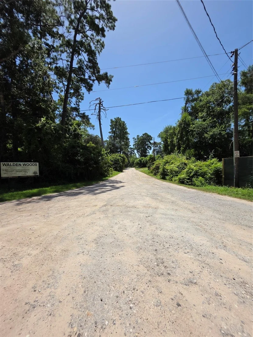 Photo of 9739 Lakeview Drive