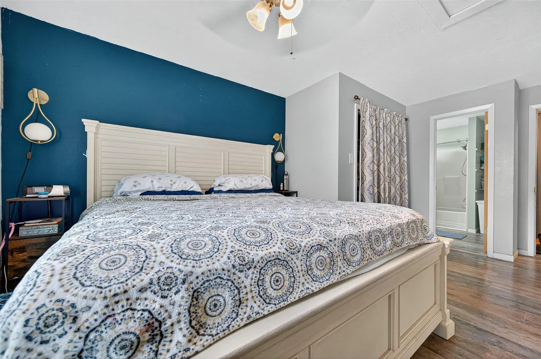 Photo of 702 Churchill Drive