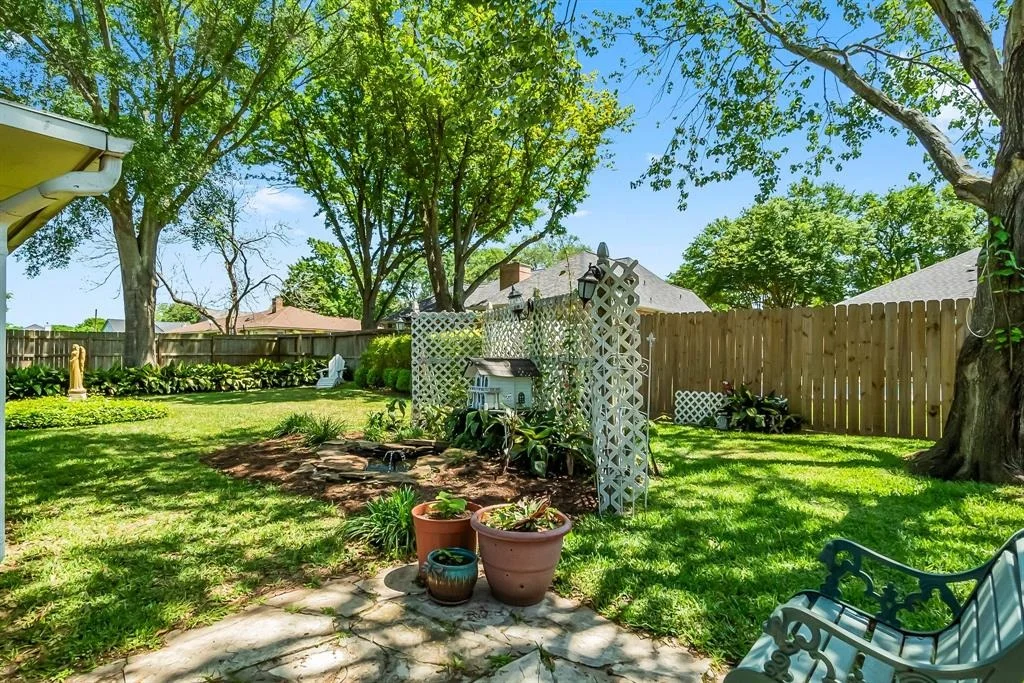 Photo of 5341 Lakeshore Drive