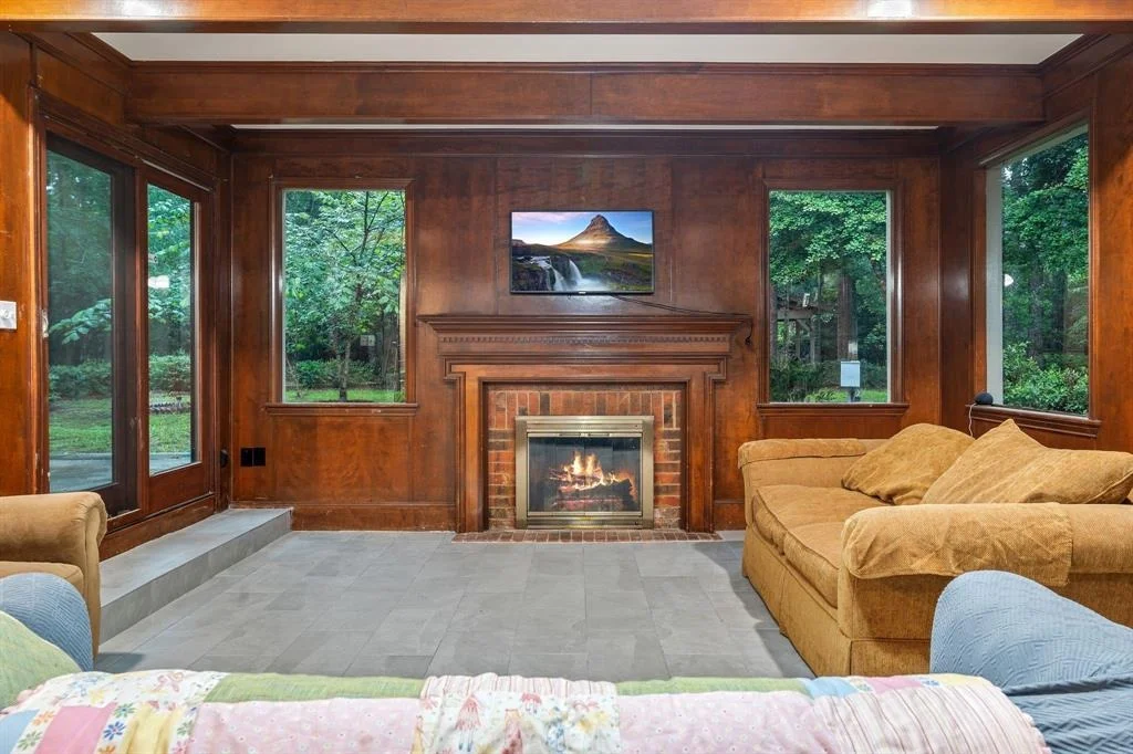 Photo of 15520 Bedford Lane