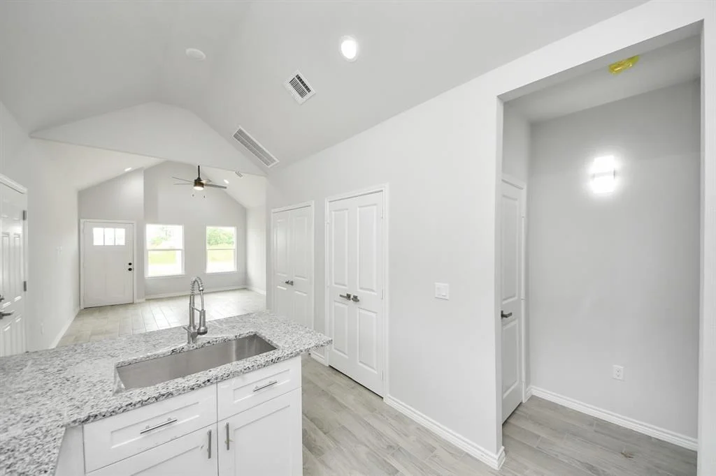 Photo of 382 Road 5704