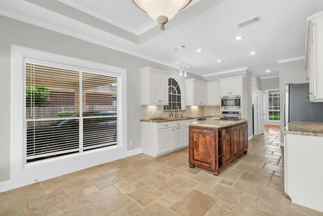 Photo of 142 W Shadowpoint Circle