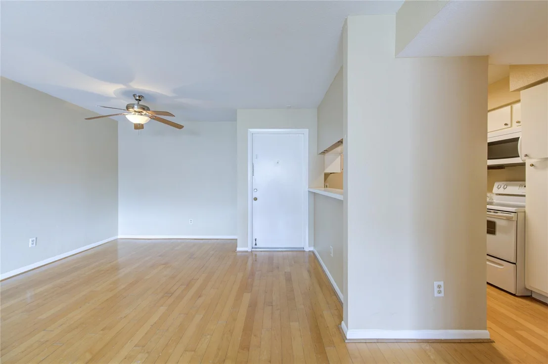 Photo of Unit 21 at 3055 Walnut Bend Lane