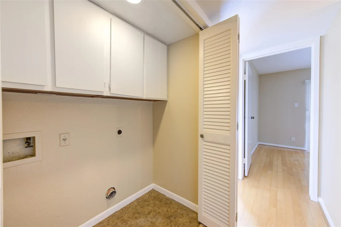 Photo of Unit 21 at 3055 Walnut Bend Lane