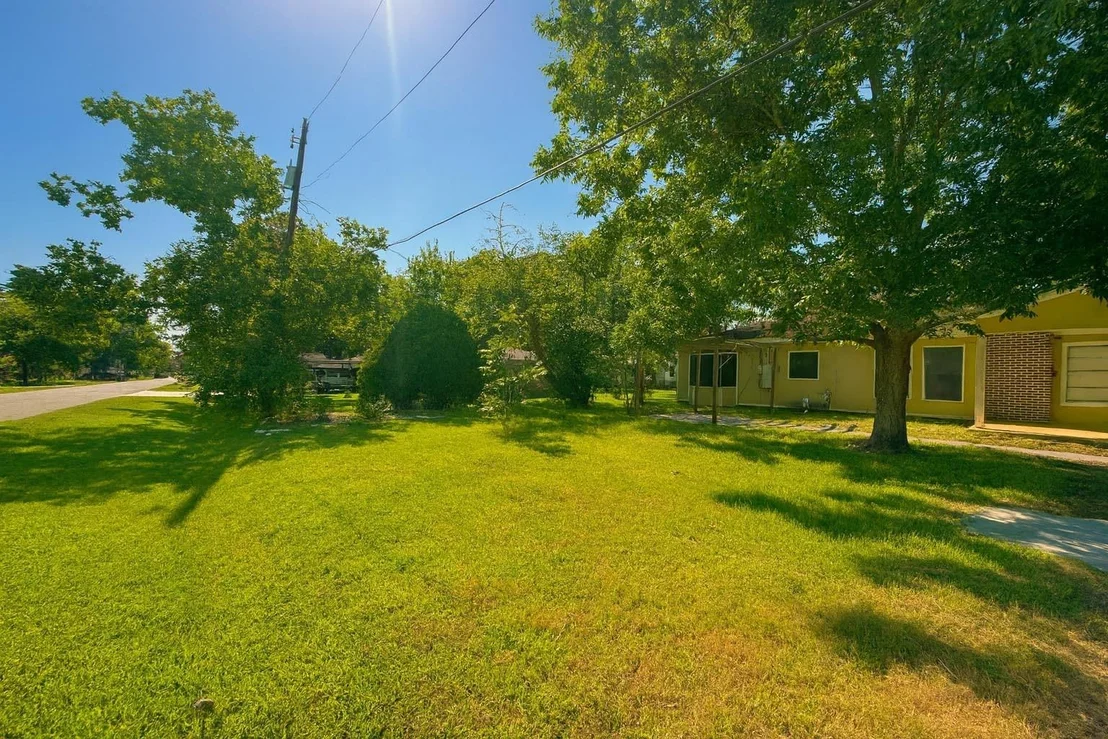 Photo of 2605 Pecan Street