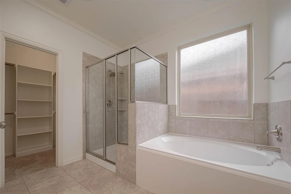 Photo of 2261 Oak Circle Drive N