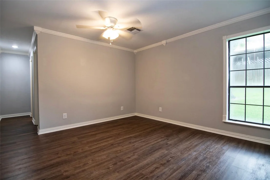 Photo of 2410 Valley Drive