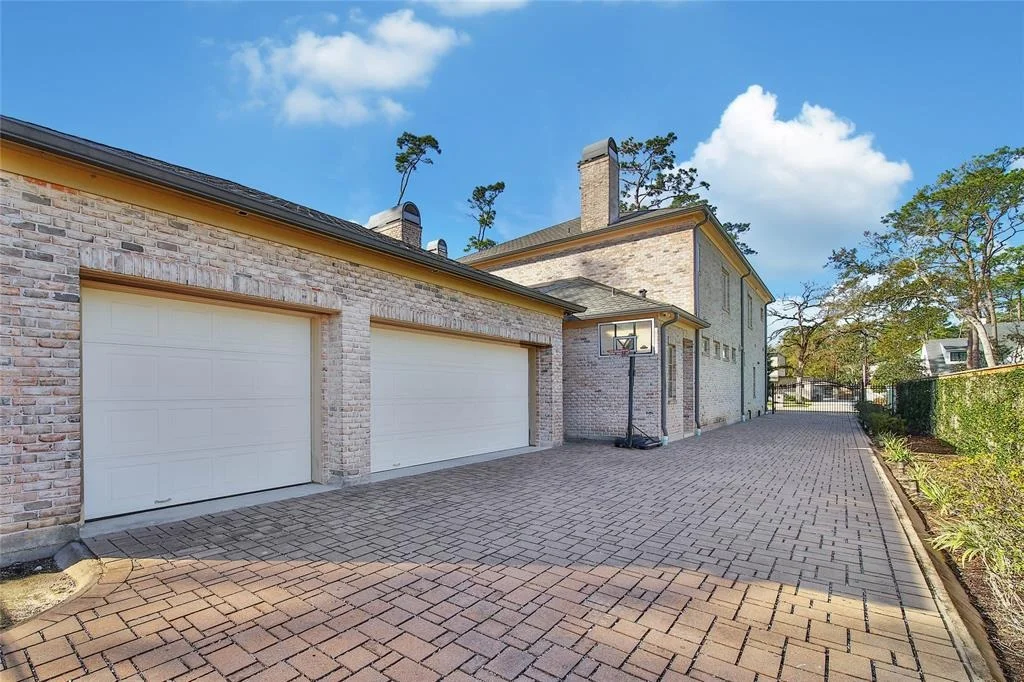 Photo of 306 Rainier Drive