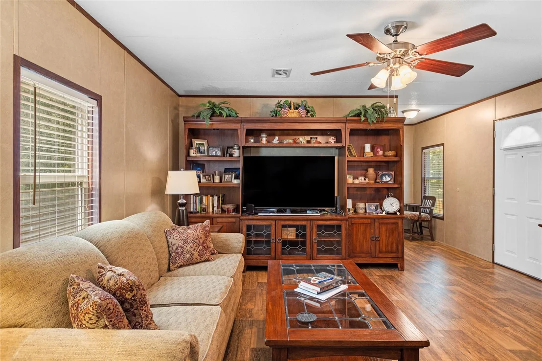 Photo of 375 Chestnut Bend