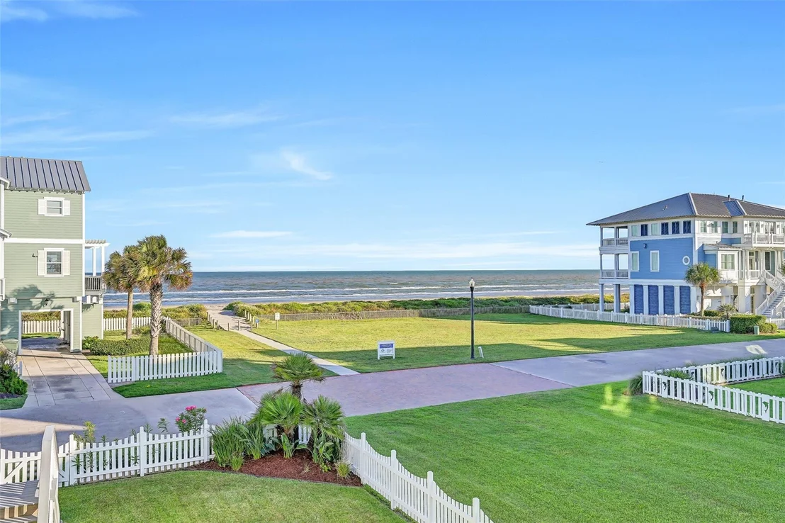 Photo of 11614 Beachside