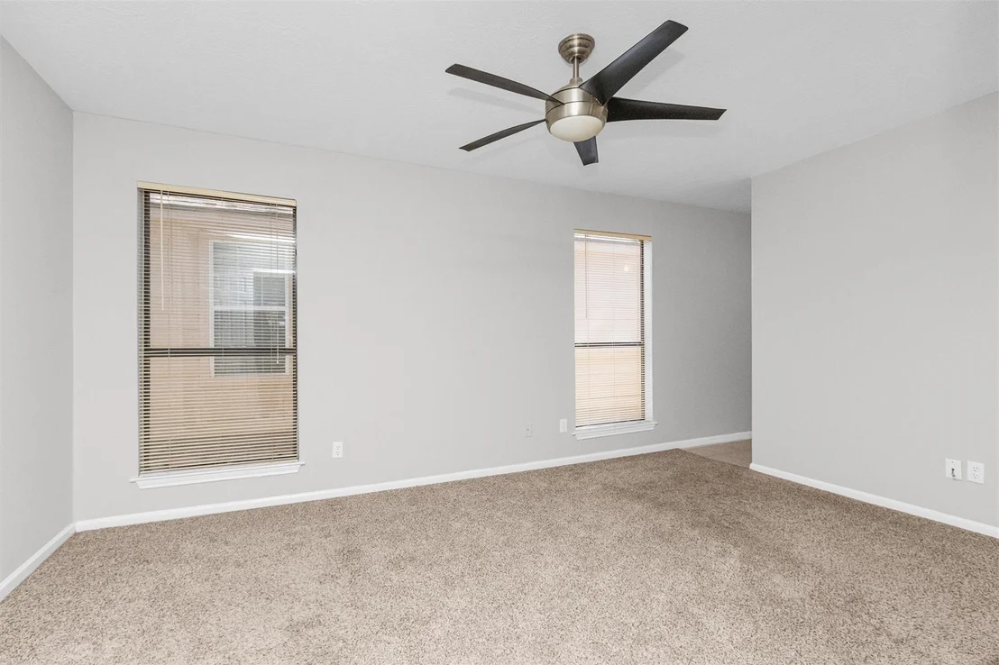 Photo of 127 Golfview Drive