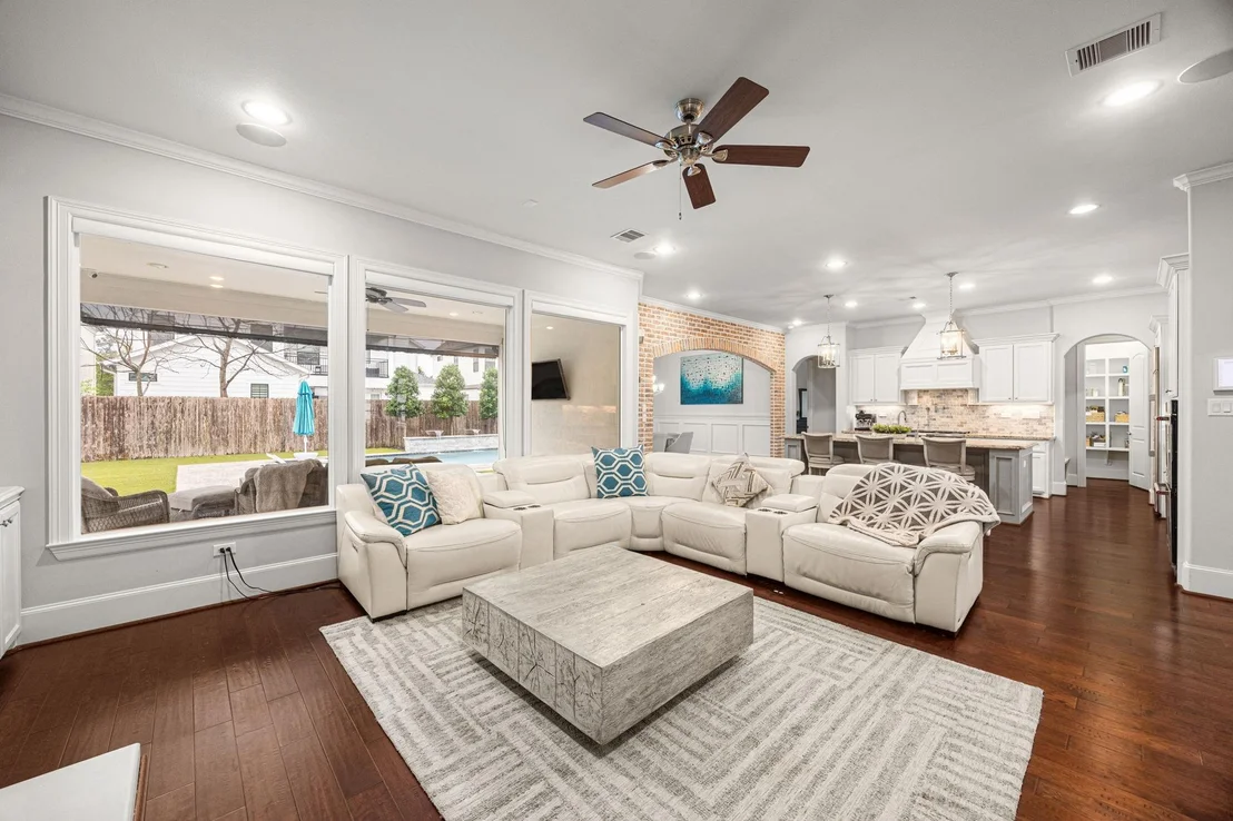 Photo of 1355 Chippendale Road