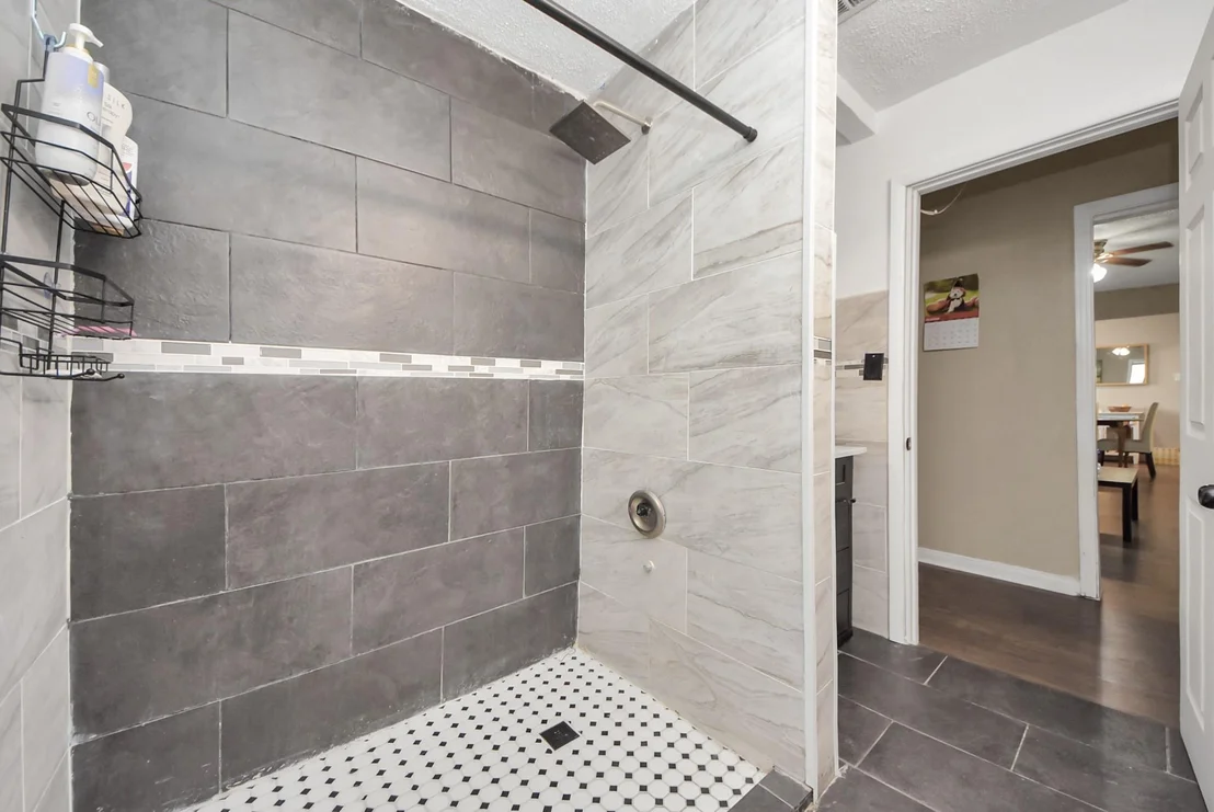 Photo of 904 Sunset Dr Drive