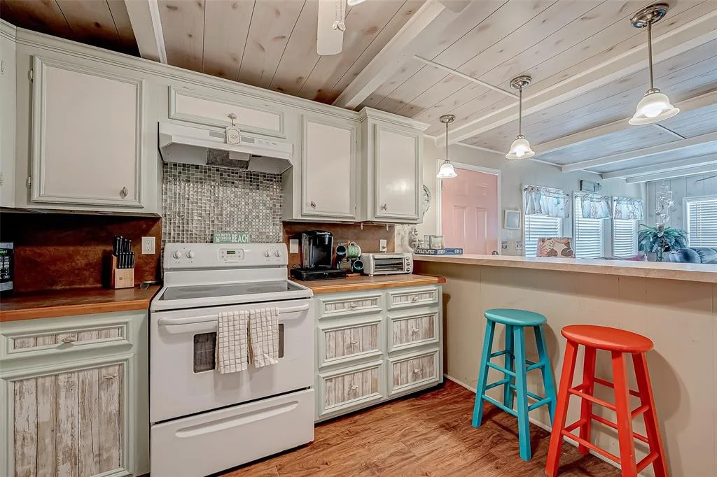 Photo of 1115 White Cap Drive