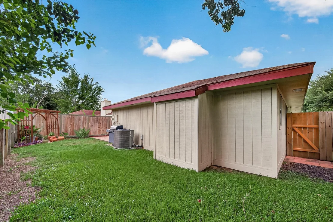 Photo of 17519 Davenway Drive
