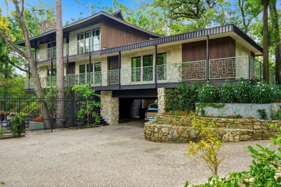 Photo of 203 Chimney Rock Road