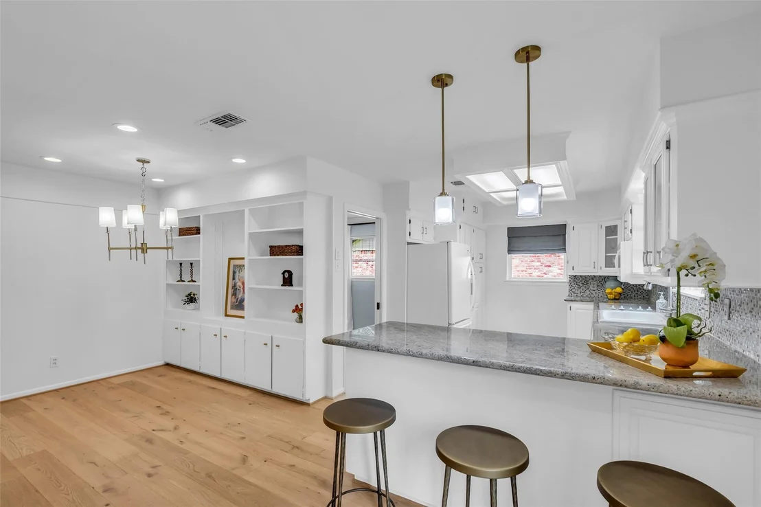 Photo of 10127 Hazelhurst Drive