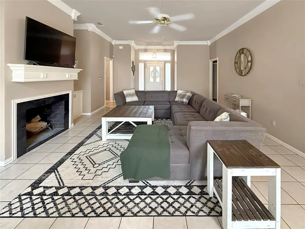 Photo of 261 Colonial Circle