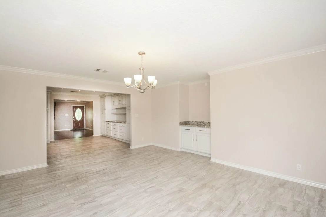 Photo of 547 Sandra Court
