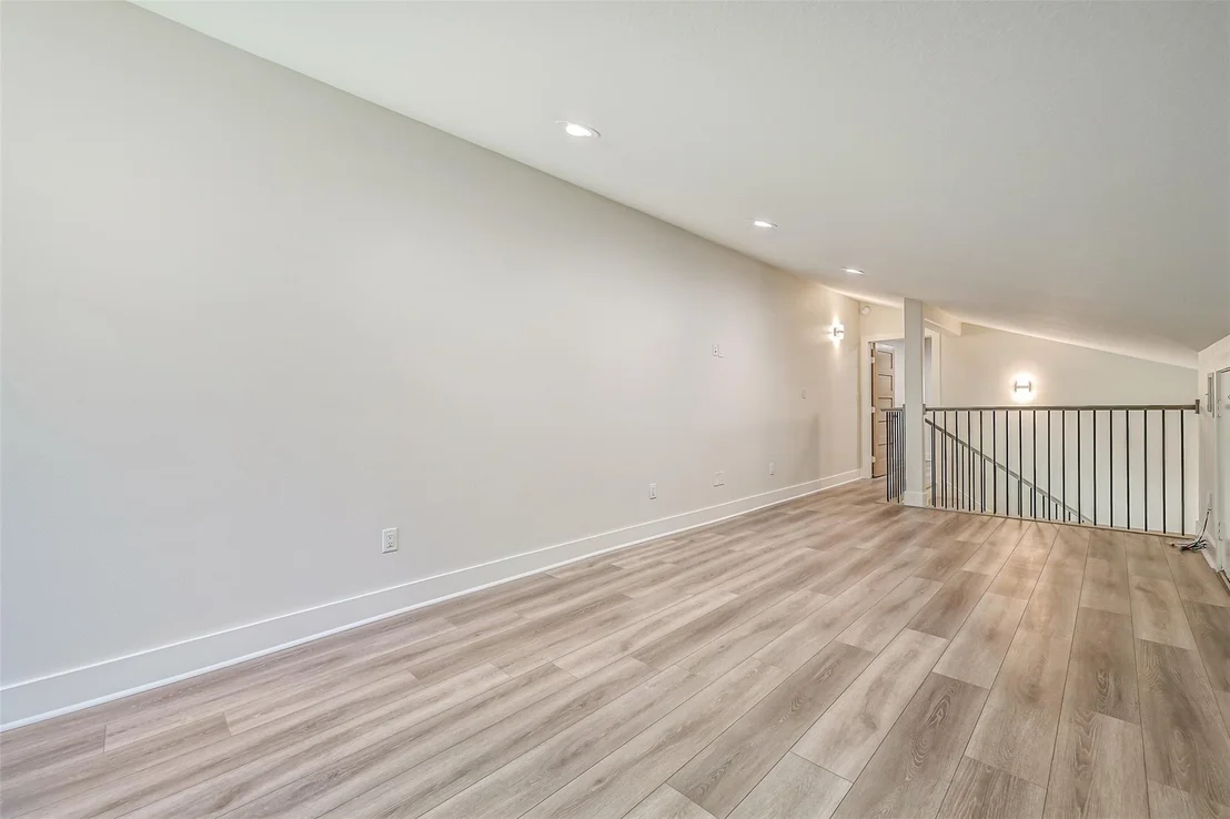 Photo of 921 Falling Leaf Drive
