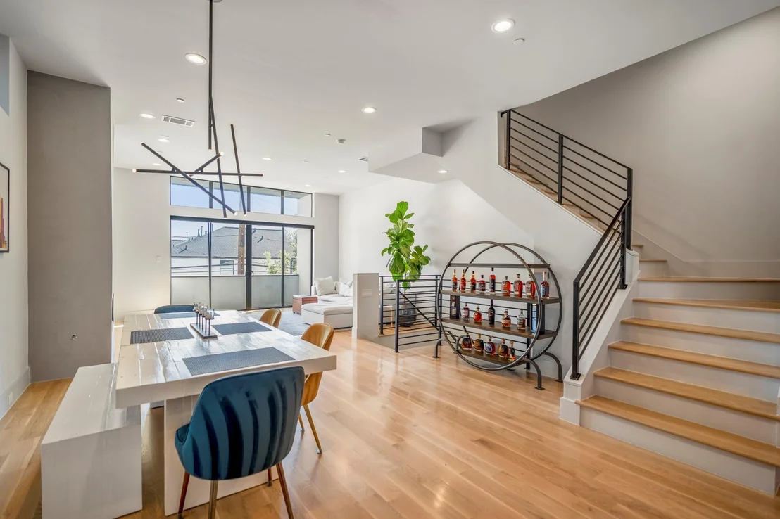 Photo of 405 Detering Street