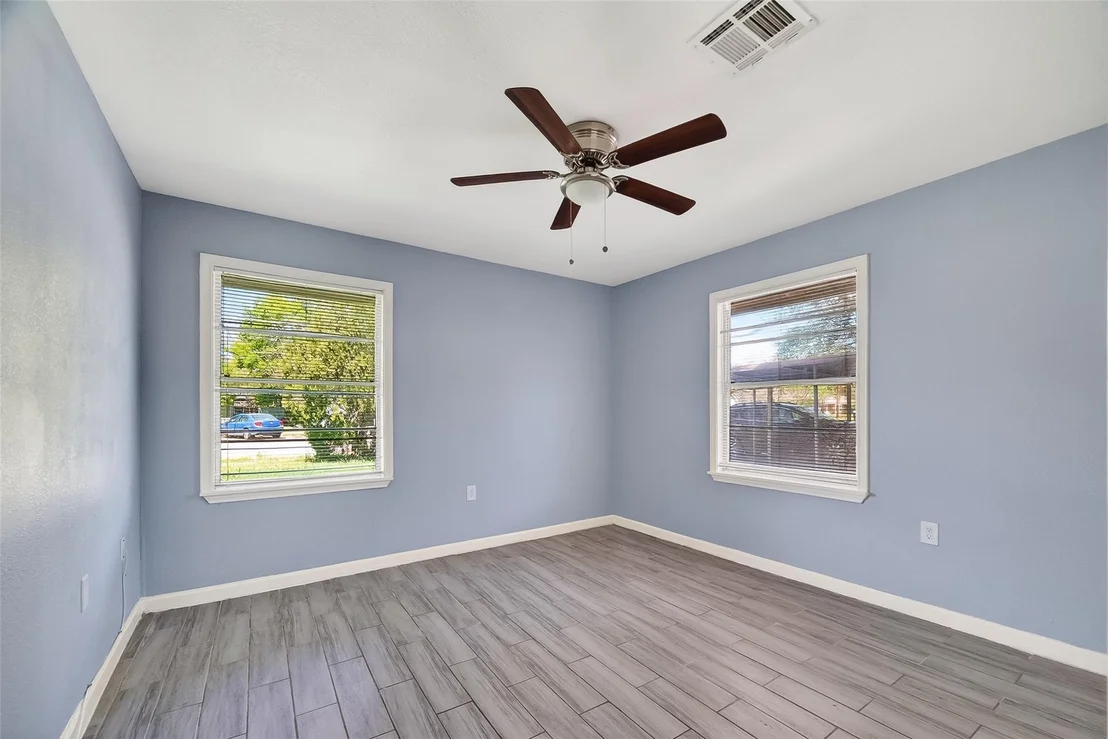 Photo of 6022 Lyndhurst Drive