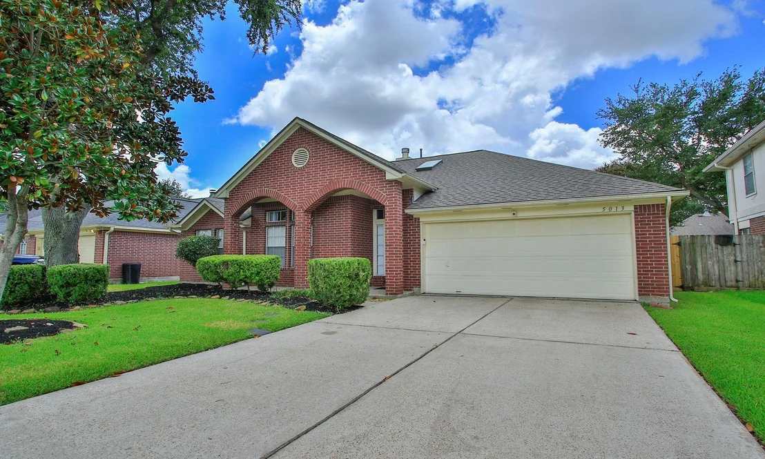 Photo of 5013 Parkcrest Drive
