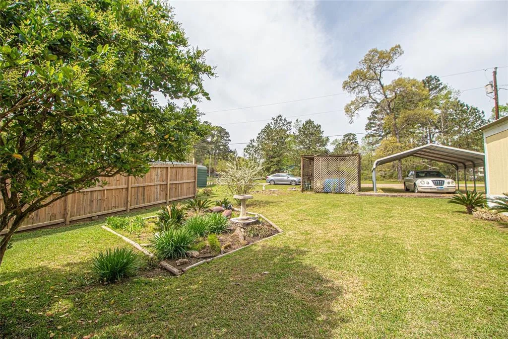Photo of 305 Red Oak