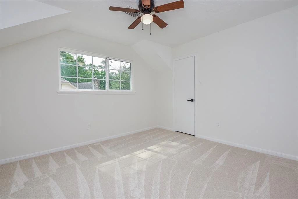 Photo of 12002 Oakcroft Drive