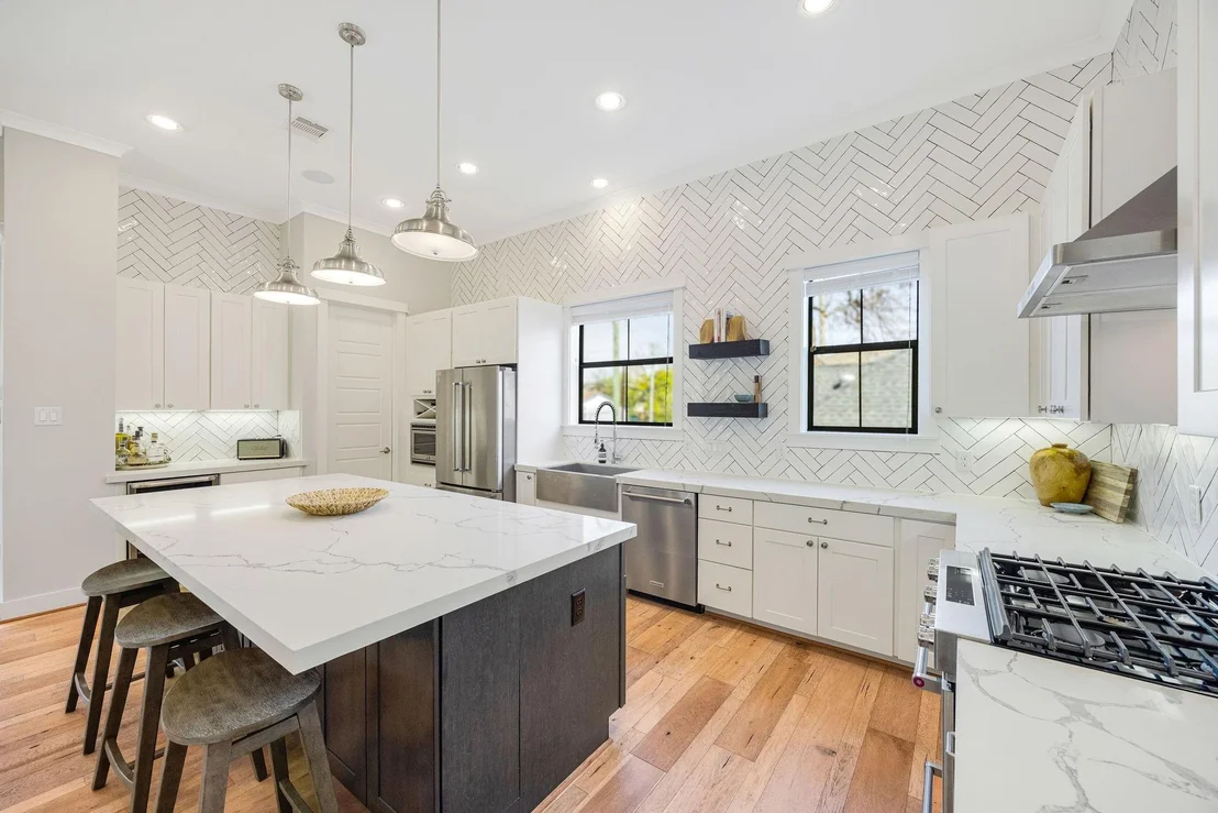Photo of 418 Hyde Park Boulevard