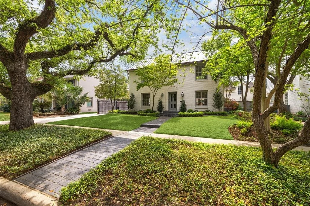 Photo of 2911 Sunset Boulevard