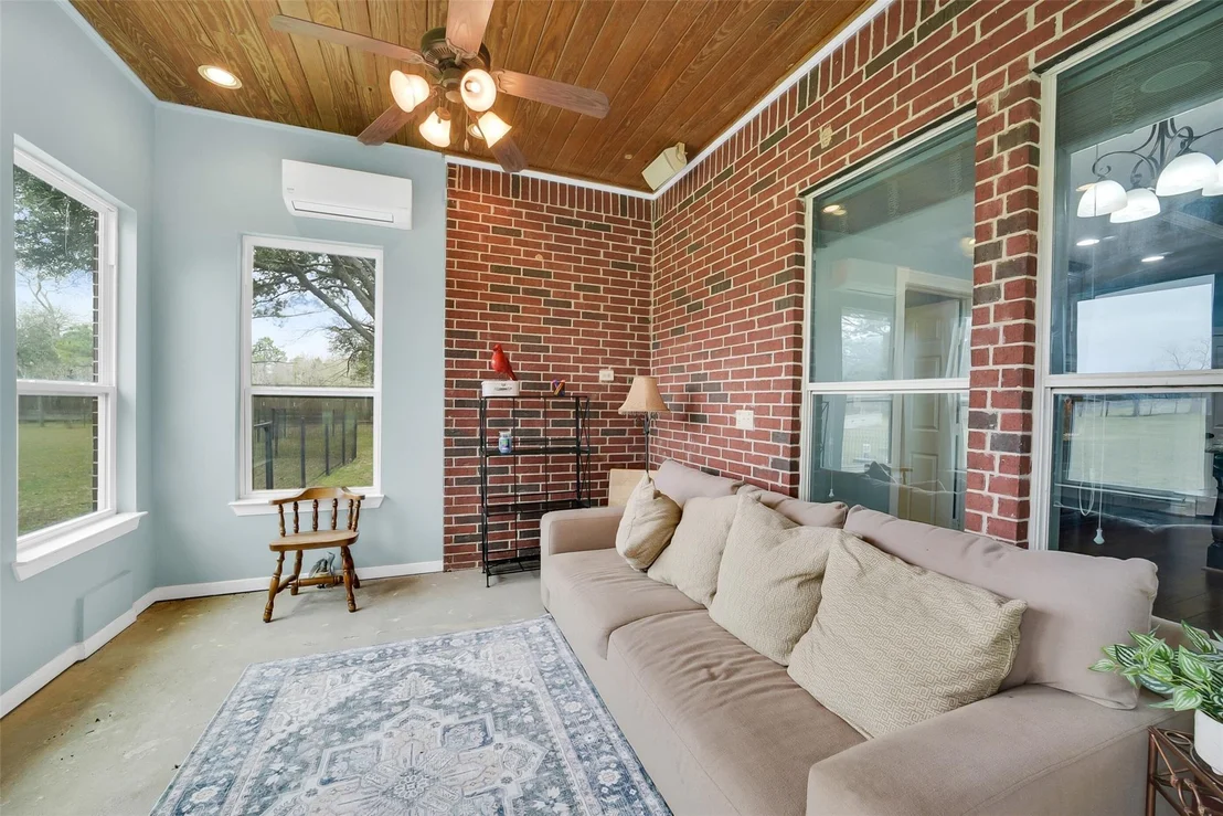Photo of 19407 Pine Tree Lane
