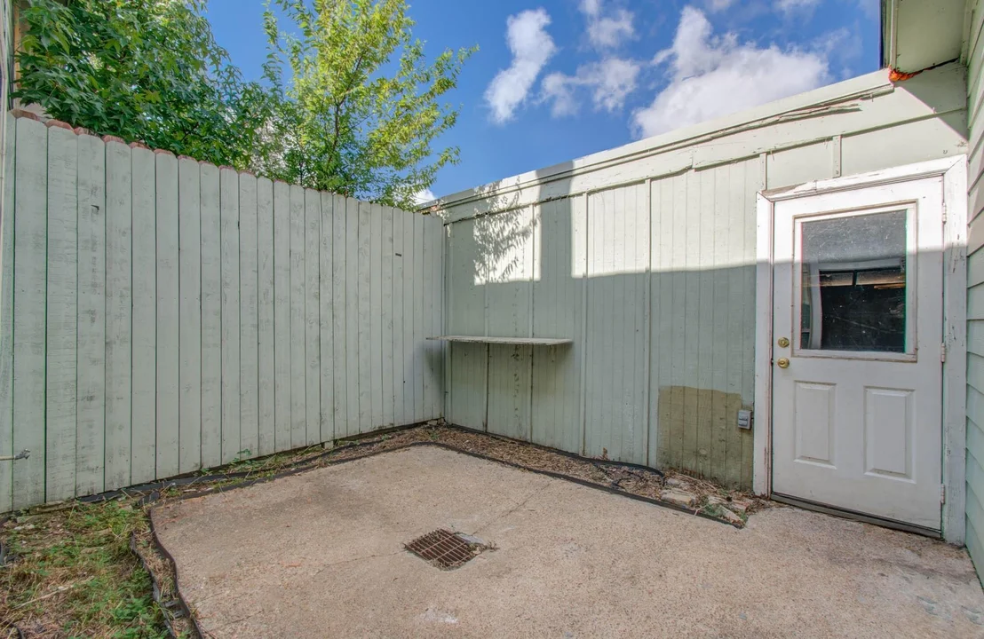 Photo of Unit C at 5710 Easthampton Drive