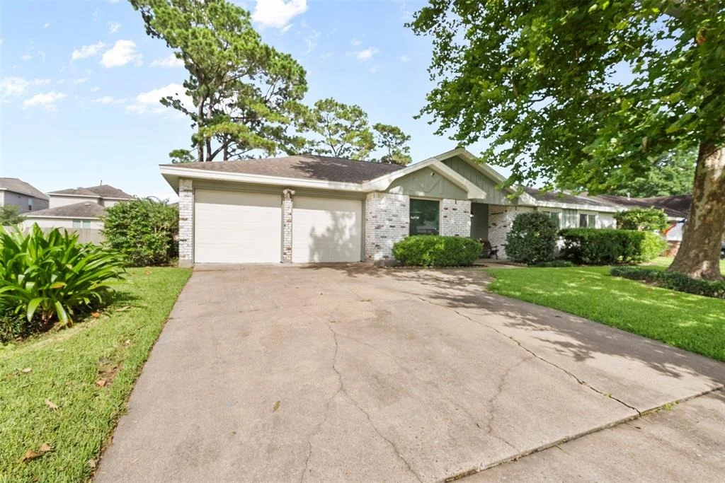 Photo of 4108 Pine Shadows Street