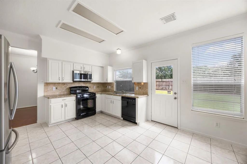 Photo of 9818 Goldenglade Drive