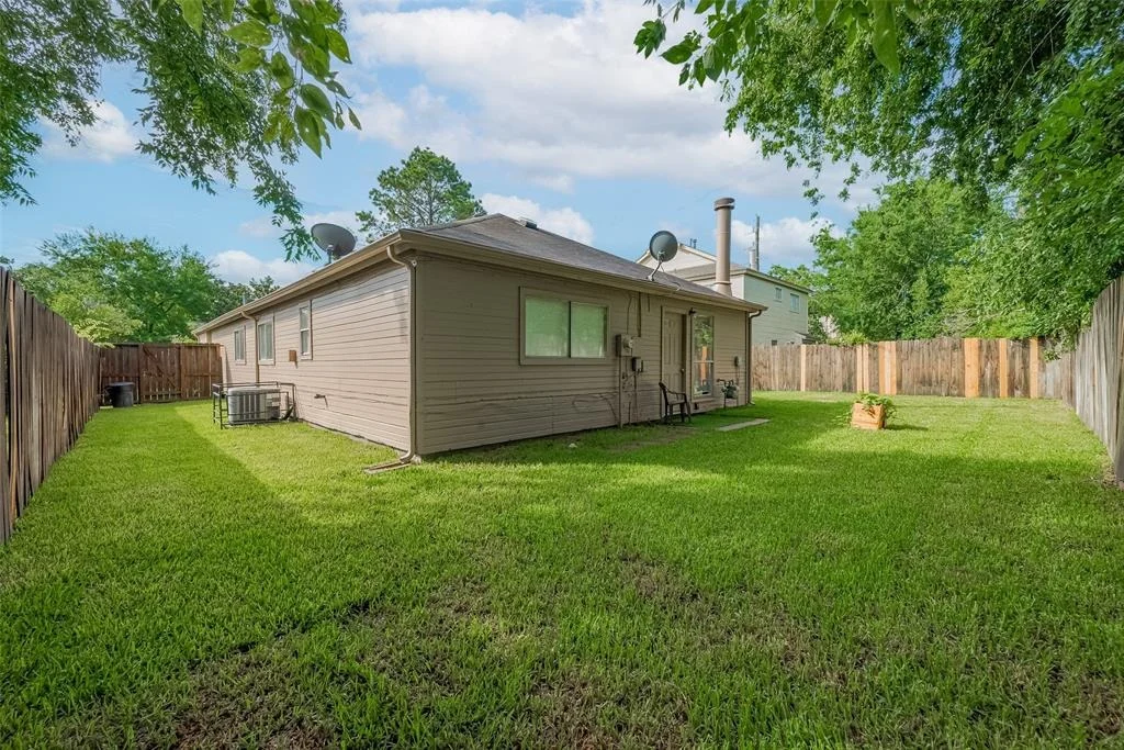 Photo of 6711 Autumn Flowers Drive