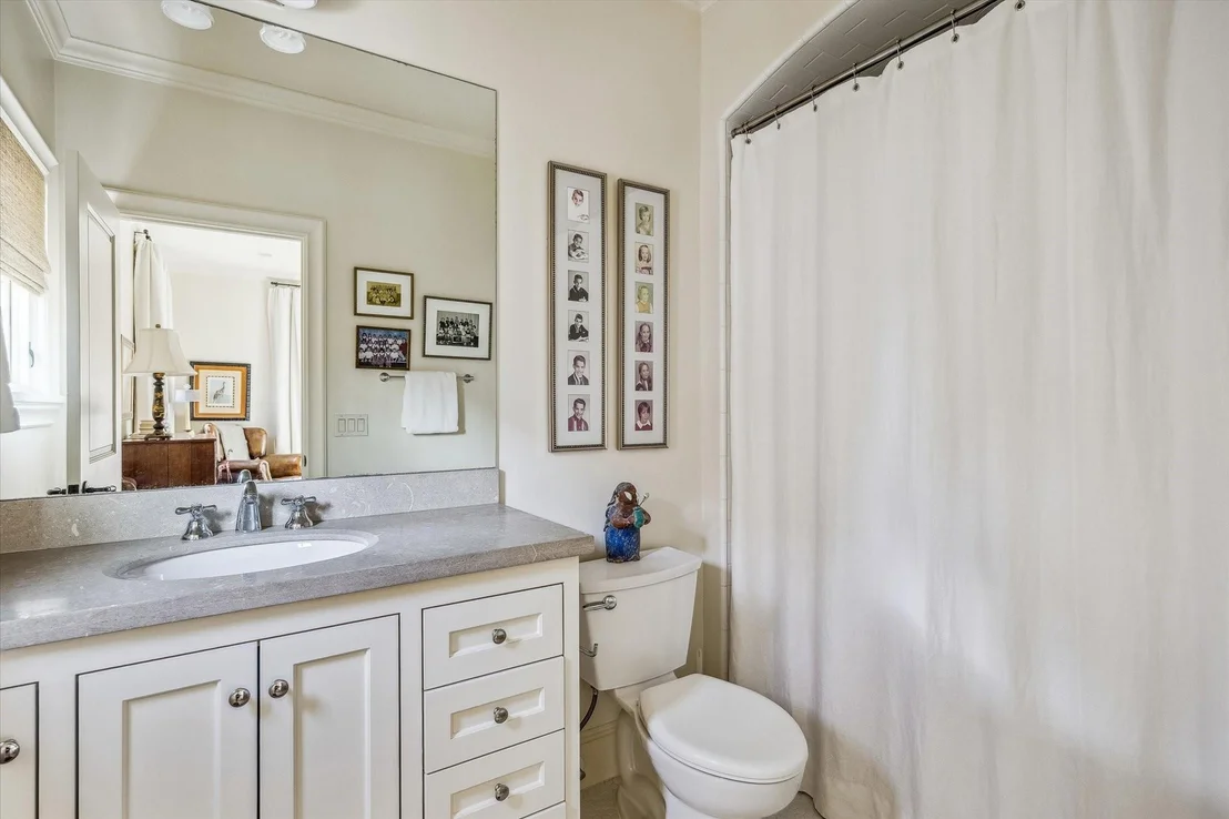 Photo of 2228 Dunstan Road