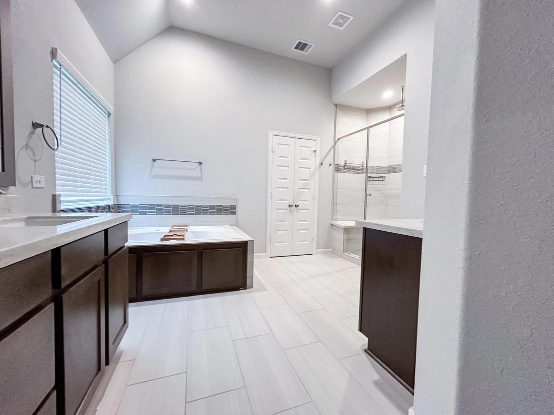 Photo of 3904 Centre Plains Way