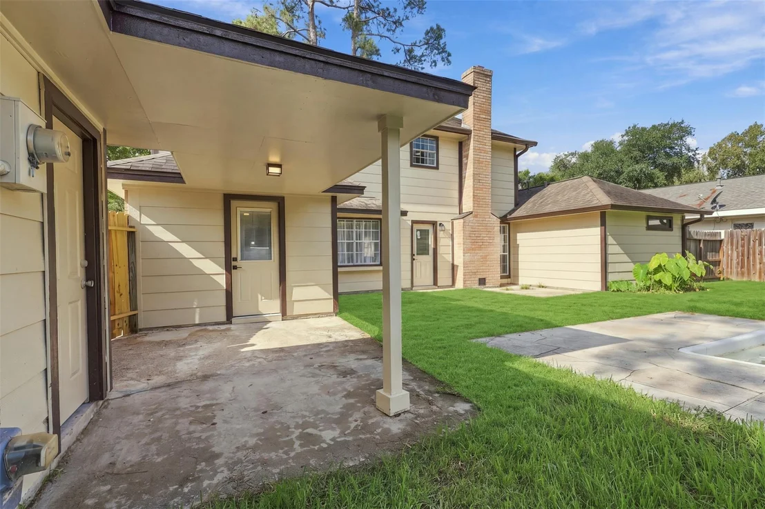 Photo of 8119 Pine Green Lane