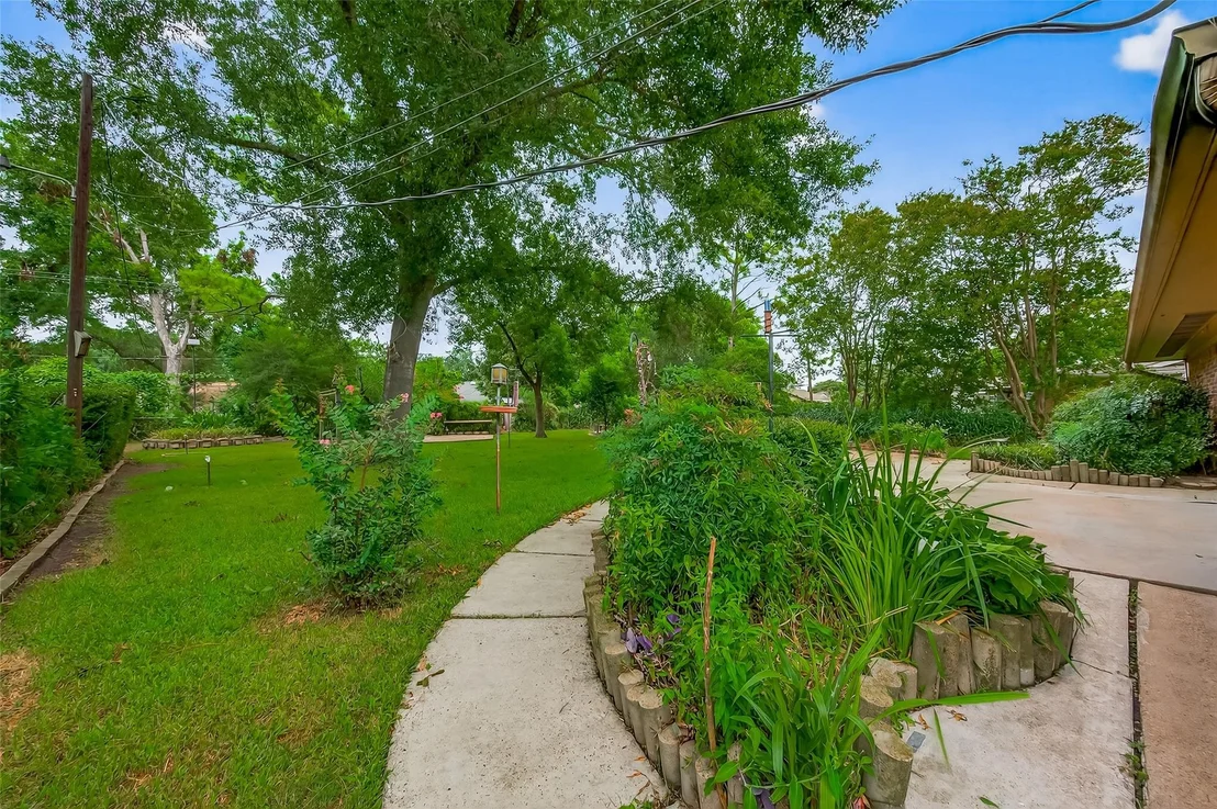 Photo of 7714 Kensico Road