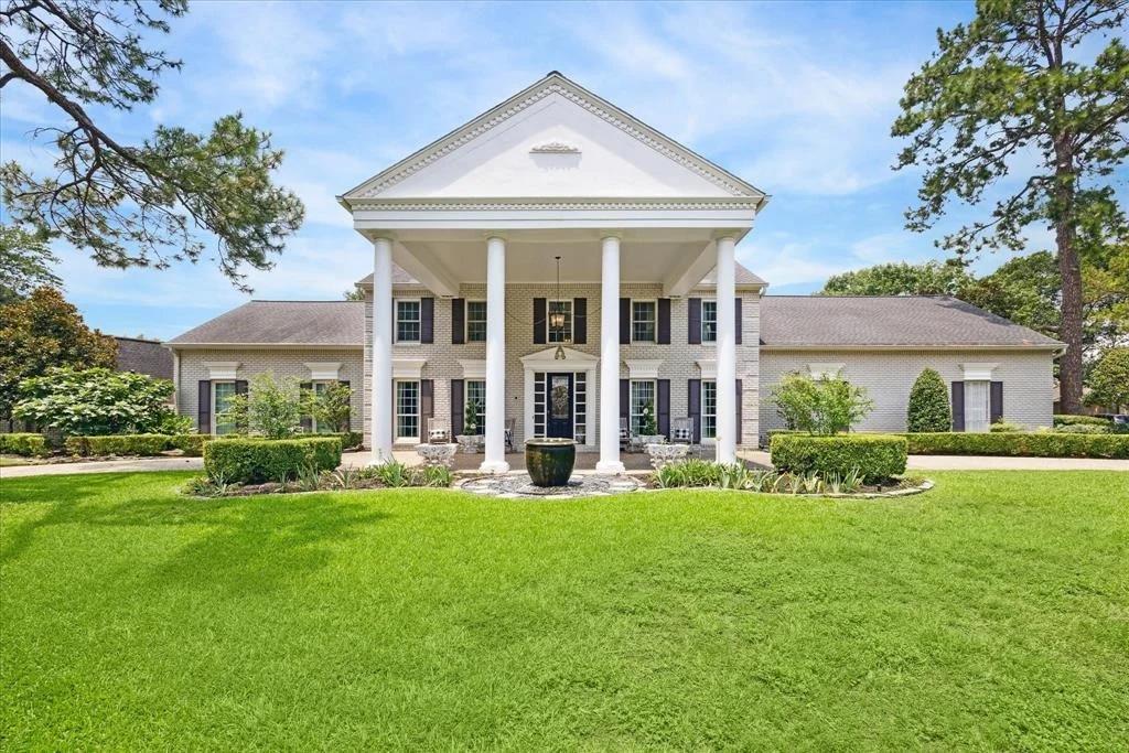 Photo of 702 Crossroads Drive